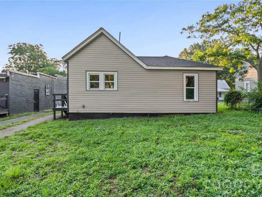 633 Austin Street, Albemarle, NC 28001.  MLS# CAR4410546, YatesRealty ID 40922. 