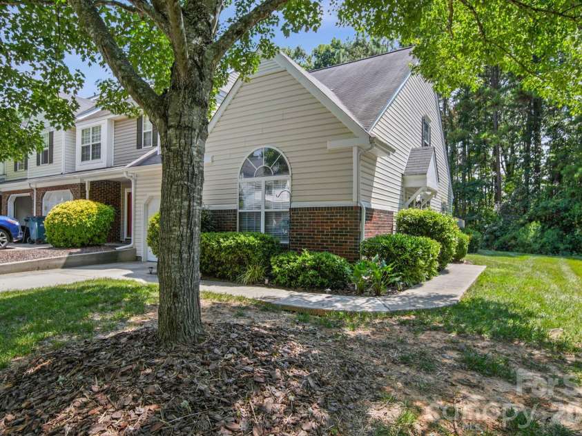 9720 Mattforest Circle, Charlotte, NC 28277.  MLS# CAR4410039, YatesRealty ID 40923. 