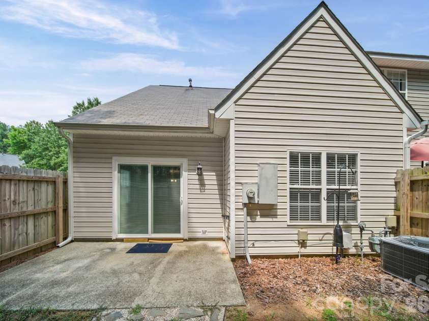9720 Mattforest Circle, Charlotte, NC 28277.  MLS# CAR4410039, YatesRealty ID 40923. 