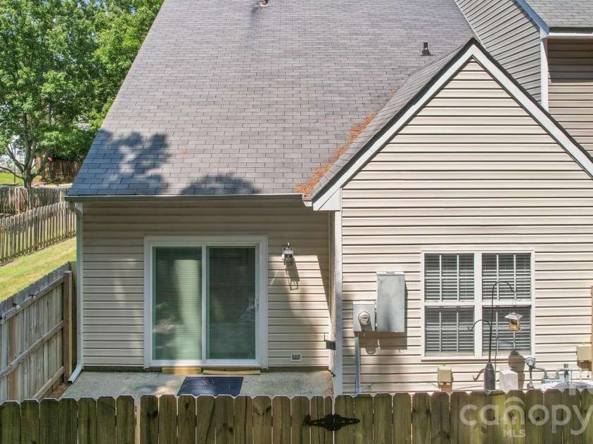9720 Mattforest Circle, Charlotte, NC 28277.  MLS# CAR4410039, YatesRealty ID 40923. 