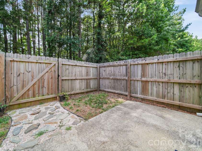 9720 Mattforest Circle, Charlotte, NC 28277.  MLS# CAR4410039, YatesRealty ID 40923. 