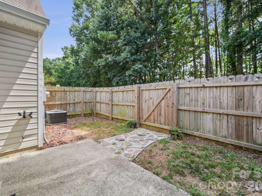 9720 Mattforest Circle, Charlotte, NC 28277.  MLS# CAR4410039, YatesRealty ID 40923. 