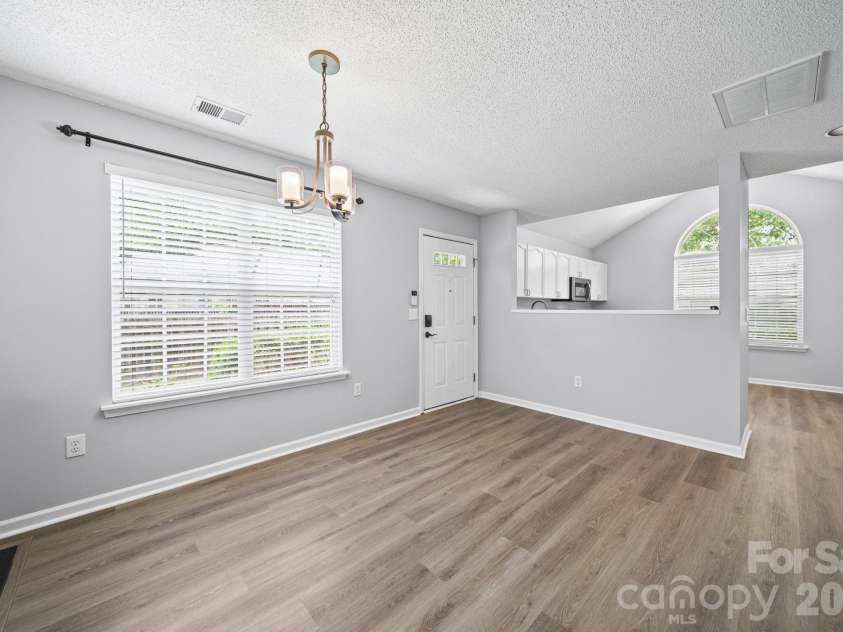 9720 Mattforest Circle, Charlotte, NC 28277.  MLS# CAR4410039, YatesRealty ID 40923. 