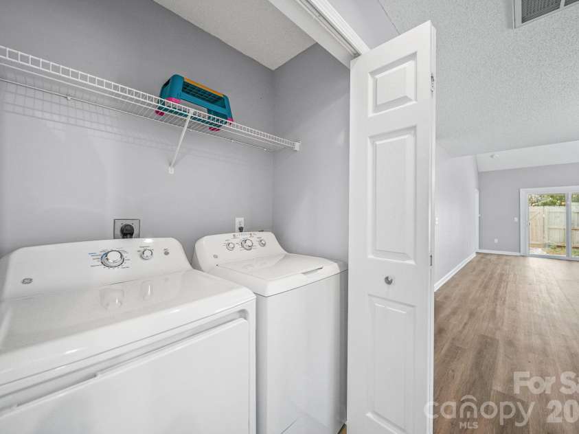 9720 Mattforest Circle, Charlotte, NC 28277.  MLS# CAR4410039, YatesRealty ID 40923. 