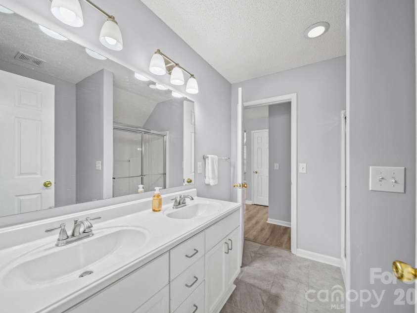 9720 Mattforest Circle, Charlotte, NC 28277.  MLS# CAR4410039, YatesRealty ID 40923. 