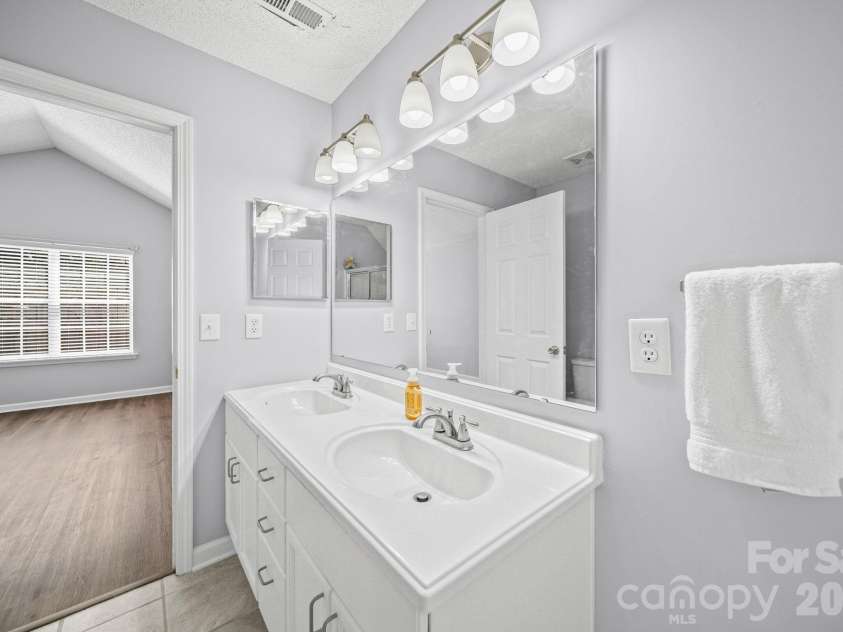 9720 Mattforest Circle, Charlotte, NC 28277.  MLS# CAR4410039, YatesRealty ID 40923. 