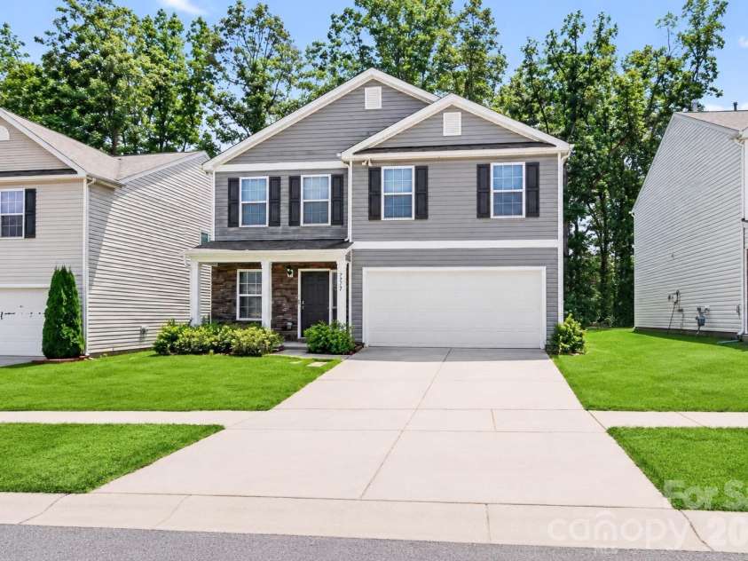 7217 Finnigan Road, Charlotte, NC 28215.  MLS# CAR4410452, YatesRealty ID 40925. 