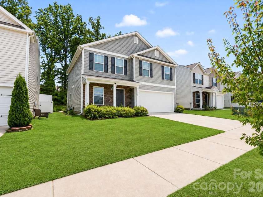 7217 Finnigan Road, Charlotte, NC 28215.  MLS# CAR4410452, YatesRealty ID 40925. 
