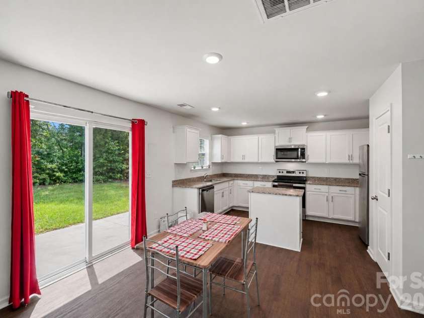 7217 Finnigan Road, Charlotte, NC 28215.  MLS# CAR4410452, YatesRealty ID 40925. 