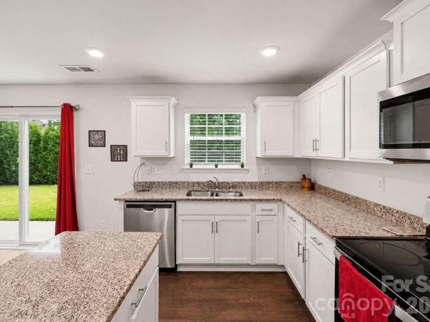 7217 Finnigan Road, Charlotte, NC 28215.  MLS# CAR4410452, YatesRealty ID 40925. 