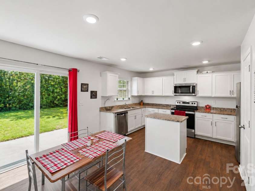 7217 Finnigan Road, Charlotte, NC 28215.  MLS# CAR4410452, YatesRealty ID 40925. 