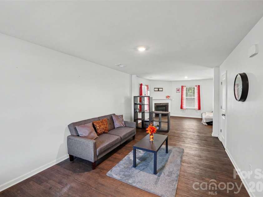 7217 Finnigan Road, Charlotte, NC 28215.  MLS# CAR4410452, YatesRealty ID 40925. 