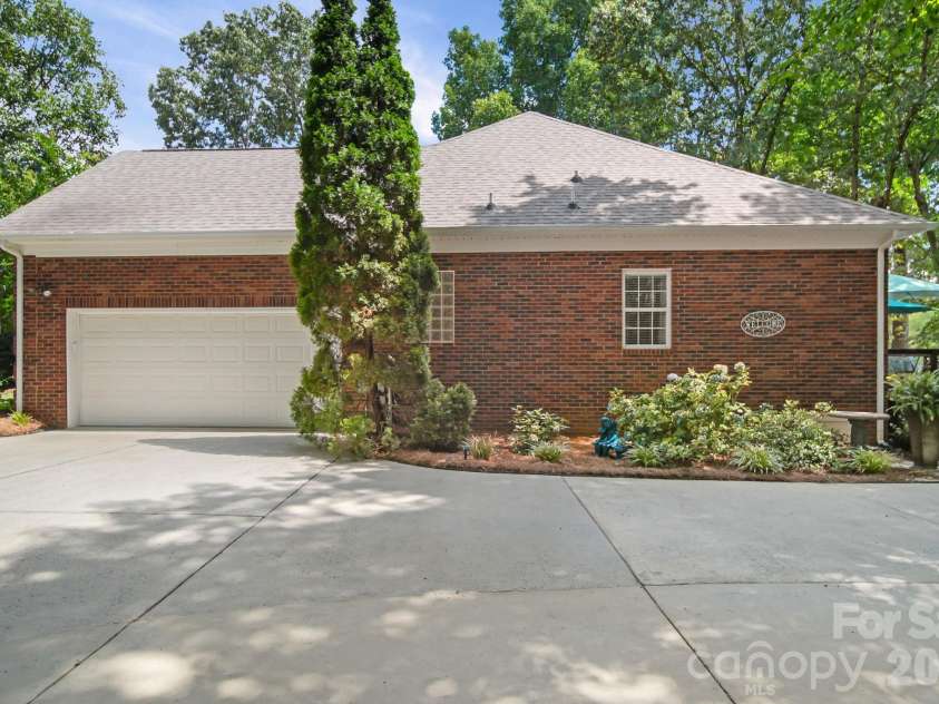 2905 Telefair Lane, Monroe, NC 28110.  MLS# CAR4405891, YatesRealty ID 40926. 