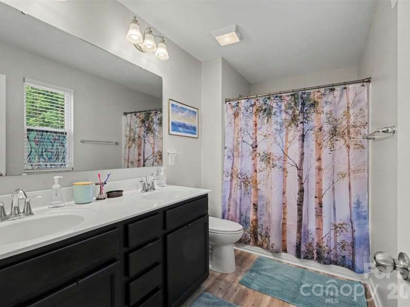 1945 Quill Court, Kannapolis, NC 28083.  MLS# CAR4409683, YatesRealty ID 40927. Primary bath