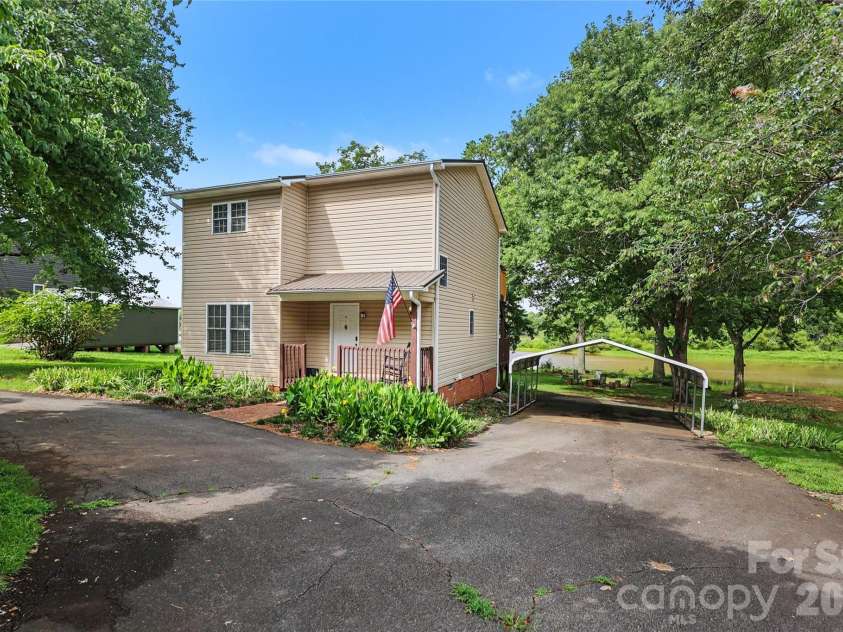 294 Riverview Boulevard, Lexington, NC 27292.  MLS# CAR4403702, YatesRealty ID 40929. 