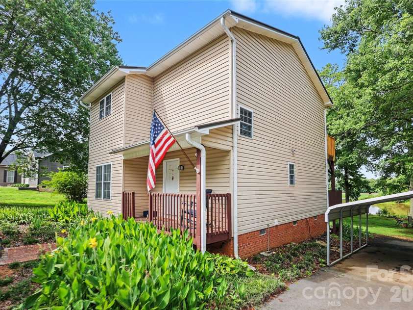 294 Riverview Boulevard, Lexington, NC 27292.  MLS# CAR4403702, YatesRealty ID 40929. 