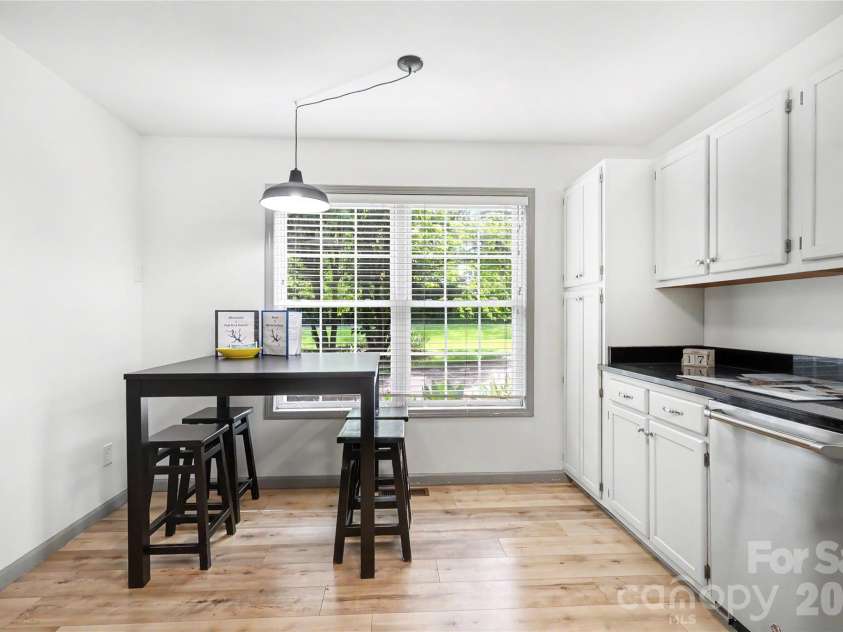 294 Riverview Boulevard, Lexington, NC 27292.  MLS# CAR4403702, YatesRealty ID 40929. 