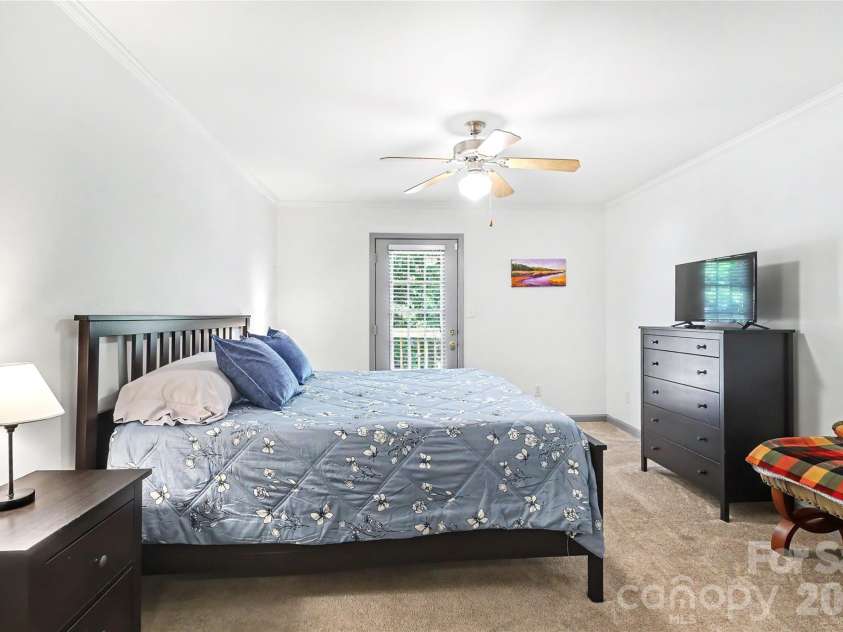 294 Riverview Boulevard, Lexington, NC 27292.  MLS# CAR4403702, YatesRealty ID 40929. 