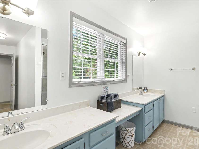 294 Riverview Boulevard, Lexington, NC 27292.  MLS# CAR4403702, YatesRealty ID 40929. 