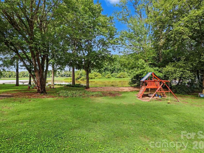 294 Riverview Boulevard, Lexington, NC 27292.  MLS# CAR4403702, YatesRealty ID 40929. 