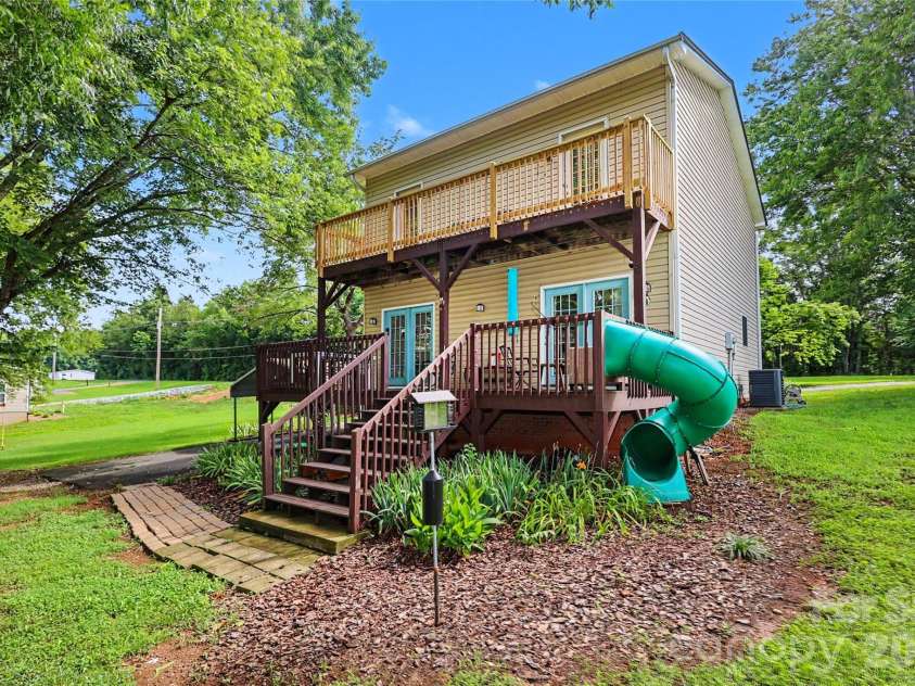 294 Riverview Boulevard, Lexington, NC 27292.  MLS# CAR4403702, YatesRealty ID 40929. 