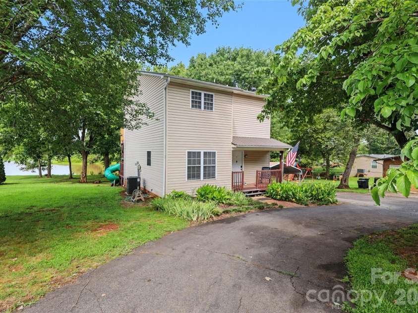 294 Riverview Boulevard, Lexington, NC 27292.  MLS# CAR4403702, YatesRealty ID 40929. 
