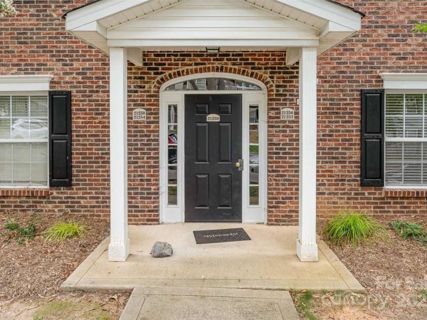 21252 Hickory Street, Cornelius, NC 28031.  MLS# CAR4293001, YatesRealty ID 4093. 