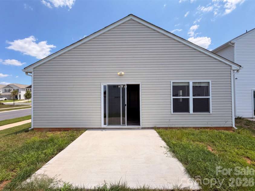 4104 Stoneygreen Lane, Charlotte, NC 28215.  MLS# CAR4410133, YatesRealty ID 40932. 