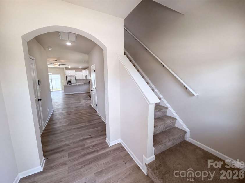 4104 Stoneygreen Lane, Charlotte, NC 28215.  MLS# CAR4410133, YatesRealty ID 40932. 