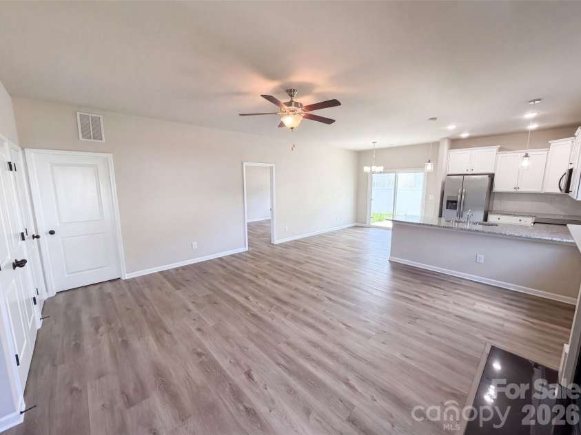 4104 Stoneygreen Lane, Charlotte, NC 28215.  MLS# CAR4410133, YatesRealty ID 40932. 