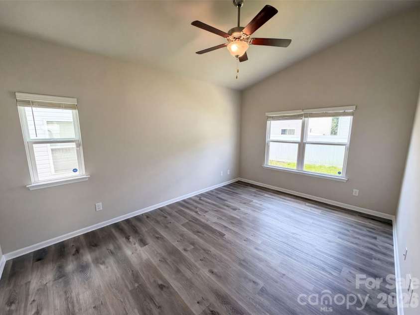 4104 Stoneygreen Lane, Charlotte, NC 28215.  MLS# CAR4410133, YatesRealty ID 40932. 