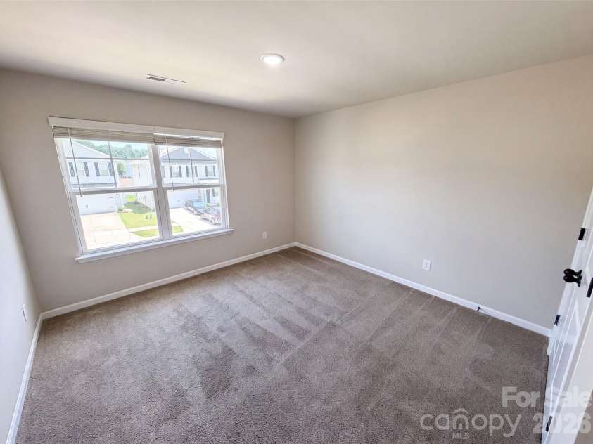 4104 Stoneygreen Lane, Charlotte, NC 28215.  MLS# CAR4410133, YatesRealty ID 40932. 