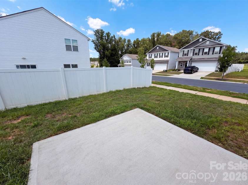 4104 Stoneygreen Lane, Charlotte, NC 28215.  MLS# CAR4410133, YatesRealty ID 40932. 