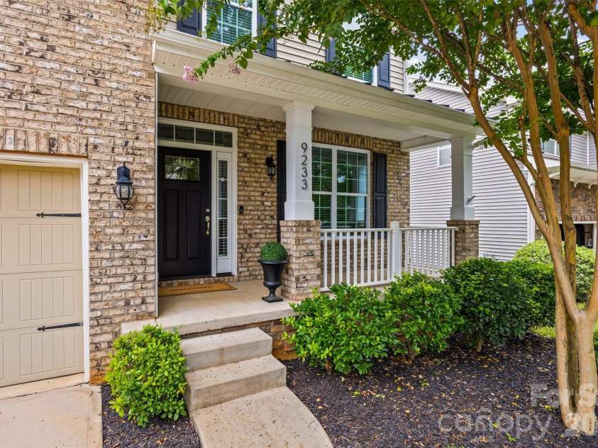 9233 Inverness Bay Road, Charlotte, NC 28278.  MLS# CAR4406001, YatesRealty ID 40933. 