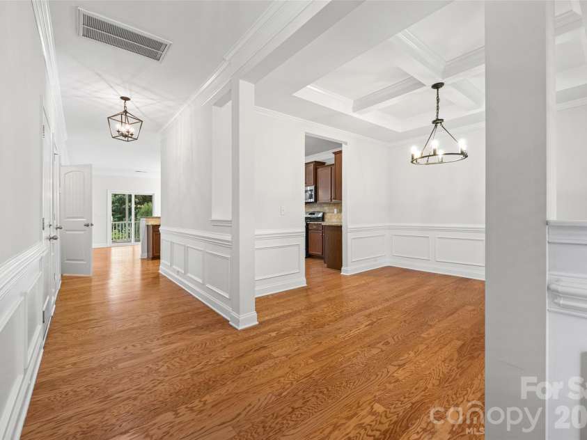 9233 Inverness Bay Road, Charlotte, NC 28278.  MLS# CAR4406001, YatesRealty ID 40933. 