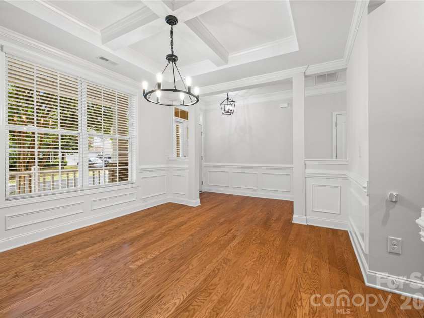 9233 Inverness Bay Road, Charlotte, NC 28278.  MLS# CAR4406001, YatesRealty ID 40933. 