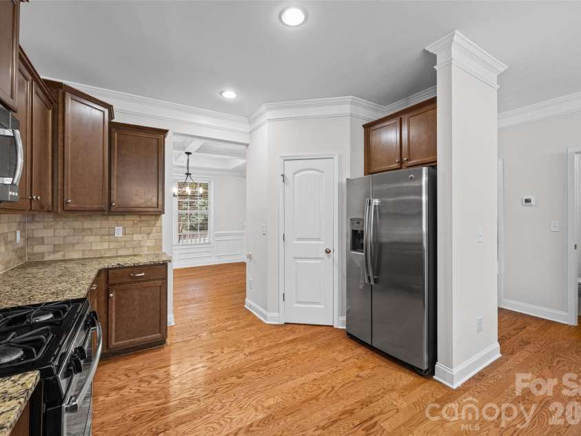 9233 Inverness Bay Road, Charlotte, NC 28278.  MLS# CAR4406001, YatesRealty ID 40933. 