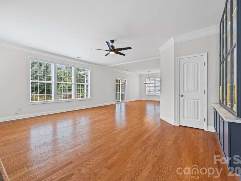 9233 Inverness Bay Road, Charlotte, NC 28278.  MLS# CAR4406001, YatesRealty ID 40933. 