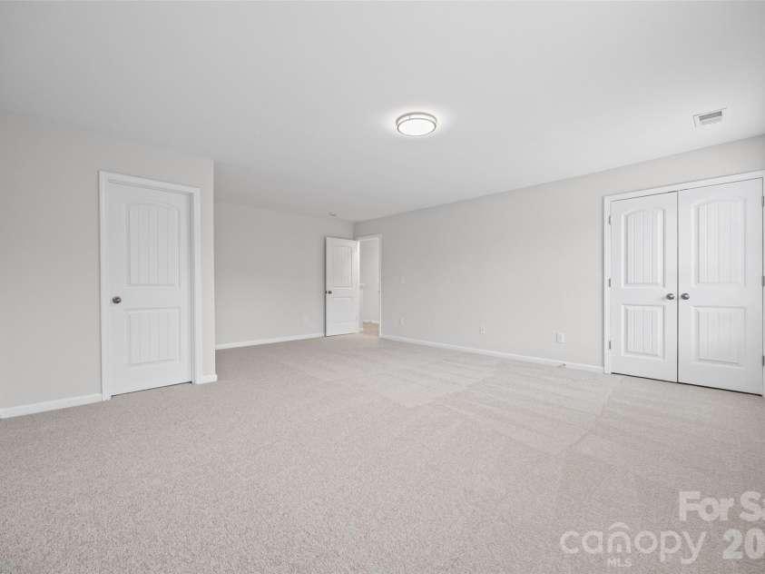 9233 Inverness Bay Road, Charlotte, NC 28278.  MLS# CAR4406001, YatesRealty ID 40933. 