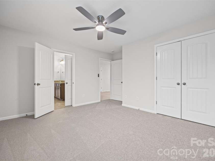 9233 Inverness Bay Road, Charlotte, NC 28278.  MLS# CAR4406001, YatesRealty ID 40933. 