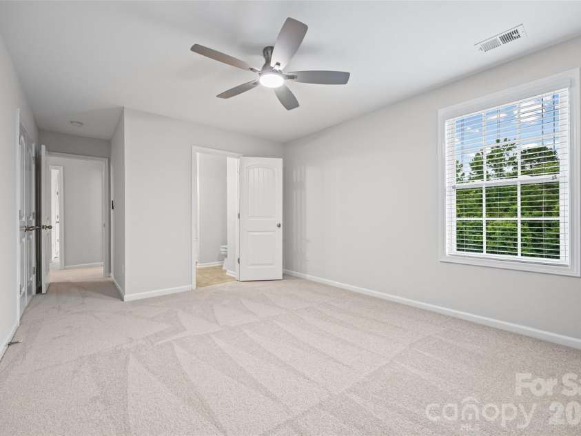 9233 Inverness Bay Road, Charlotte, NC 28278.  MLS# CAR4406001, YatesRealty ID 40933. 