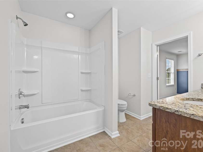 9233 Inverness Bay Road, Charlotte, NC 28278.  MLS# CAR4406001, YatesRealty ID 40933. 