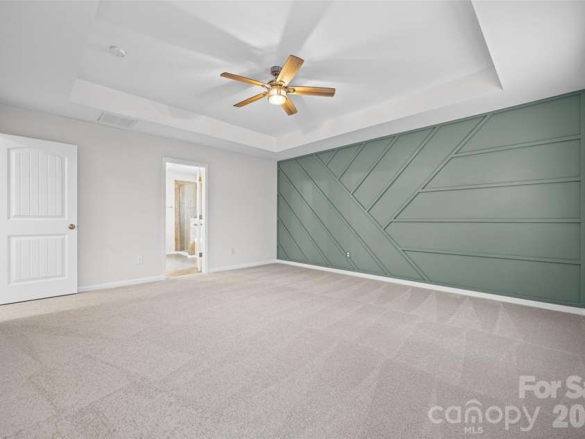 9233 Inverness Bay Road, Charlotte, NC 28278.  MLS# CAR4406001, YatesRealty ID 40933. 