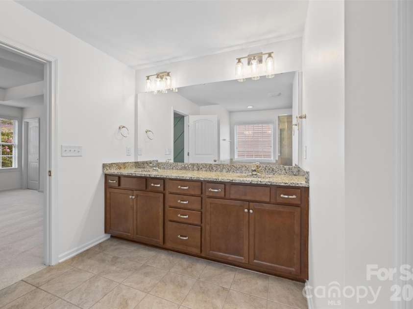 9233 Inverness Bay Road, Charlotte, NC 28278.  MLS# CAR4406001, YatesRealty ID 40933. 