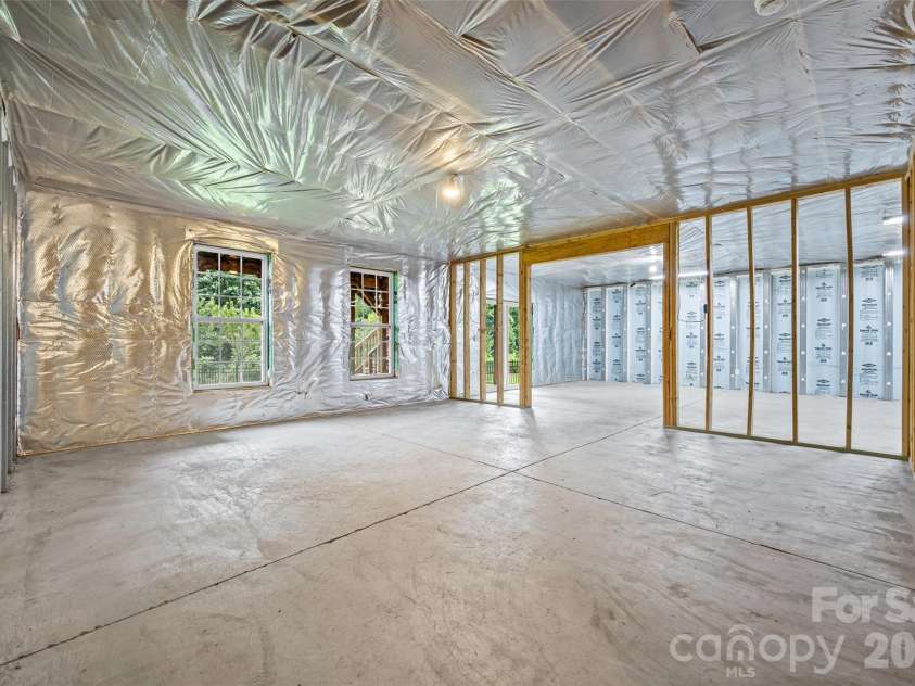 9233 Inverness Bay Road, Charlotte, NC 28278.  MLS# CAR4406001, YatesRealty ID 40933. 