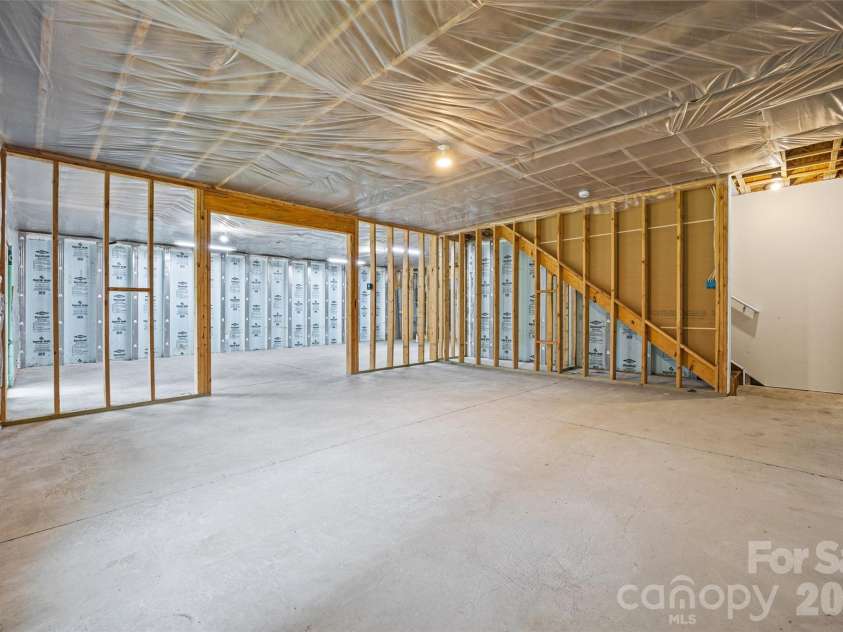 9233 Inverness Bay Road, Charlotte, NC 28278.  MLS# CAR4406001, YatesRealty ID 40933. 