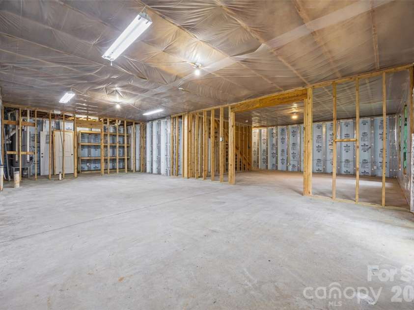 9233 Inverness Bay Road, Charlotte, NC 28278.  MLS# CAR4406001, YatesRealty ID 40933. 