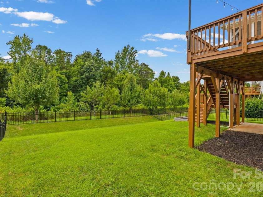 9233 Inverness Bay Road, Charlotte, NC 28278.  MLS# CAR4406001, YatesRealty ID 40933. 