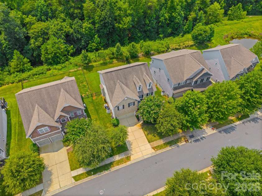 9233 Inverness Bay Road, Charlotte, NC 28278.  MLS# CAR4406001, YatesRealty ID 40933. 