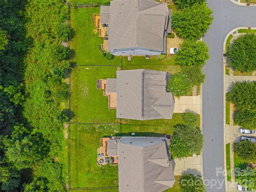 9233 Inverness Bay Road, Charlotte, NC 28278.  MLS# CAR4406001, YatesRealty ID 40933. 